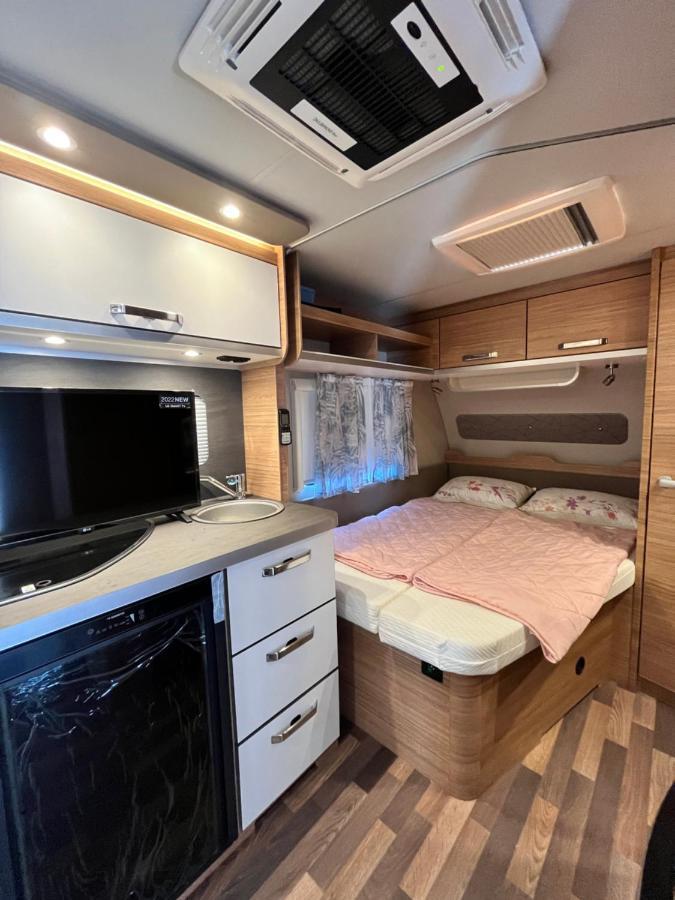 Lakokocsik A Tengerparton - Caravans At The Sandy Beach Privlaka  Zewnętrze zdjęcie