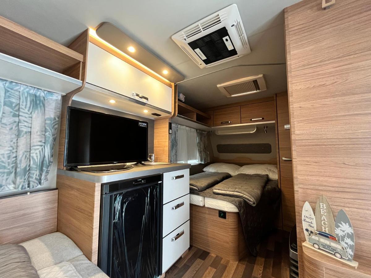 Lakokocsik A Tengerparton - Caravans At The Sandy Beach Privlaka  Zewnętrze zdjęcie
