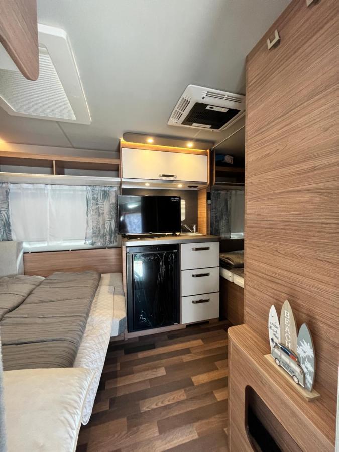 Lakokocsik A Tengerparton - Caravans At The Sandy Beach Privlaka  Zewnętrze zdjęcie
