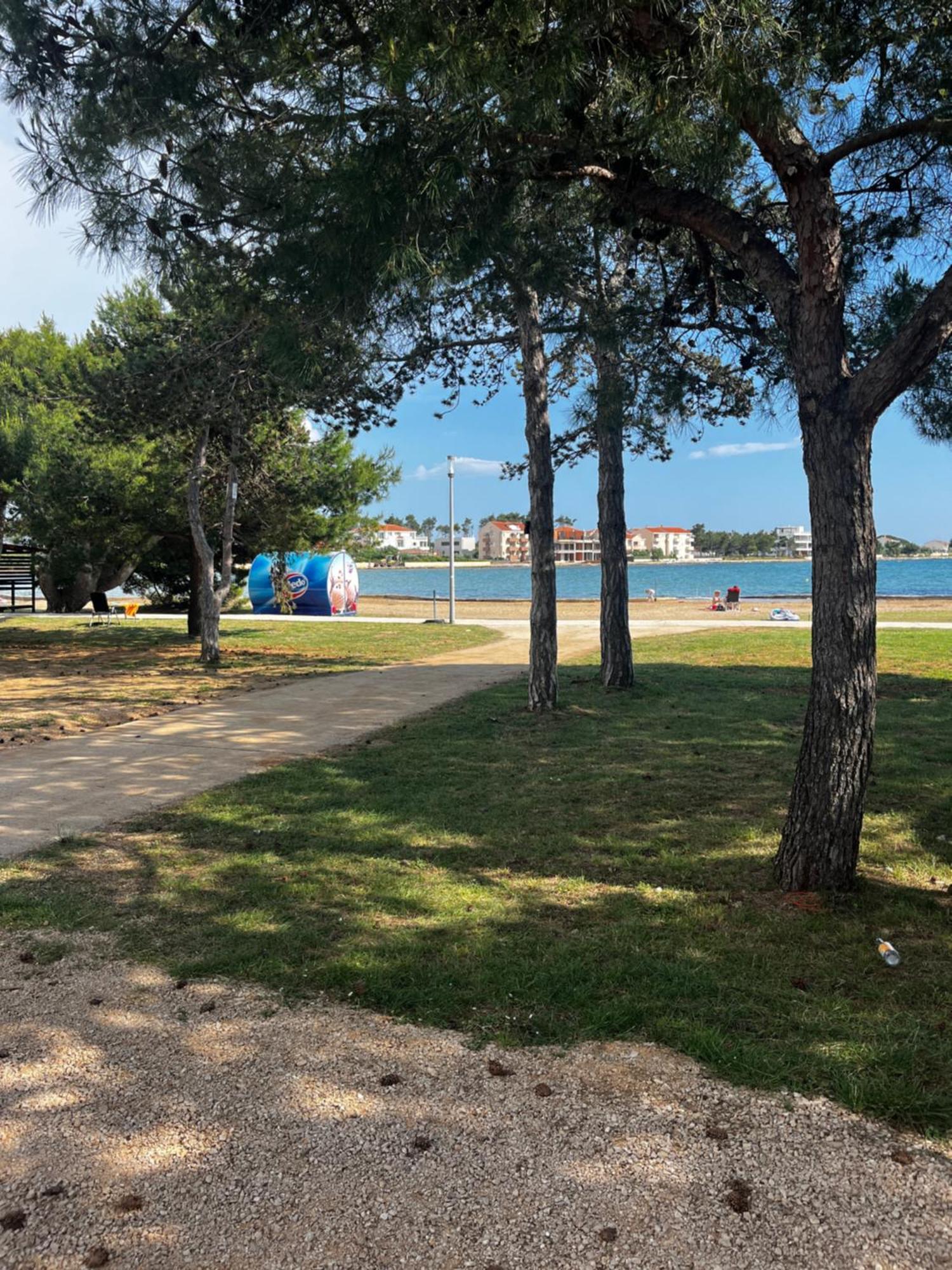 Lakokocsik A Tengerparton - Caravans At The Sandy Beach Privlaka  Zewnętrze zdjęcie