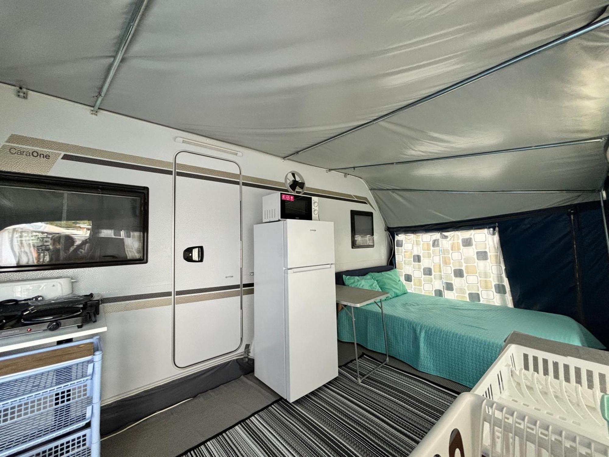 Lakokocsik A Tengerparton - Caravans At The Sandy Beach Privlaka  Zewnętrze zdjęcie